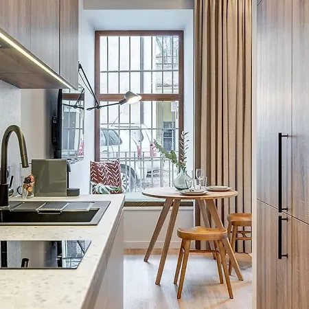 Domillion Modern Old Town Retreat So1c