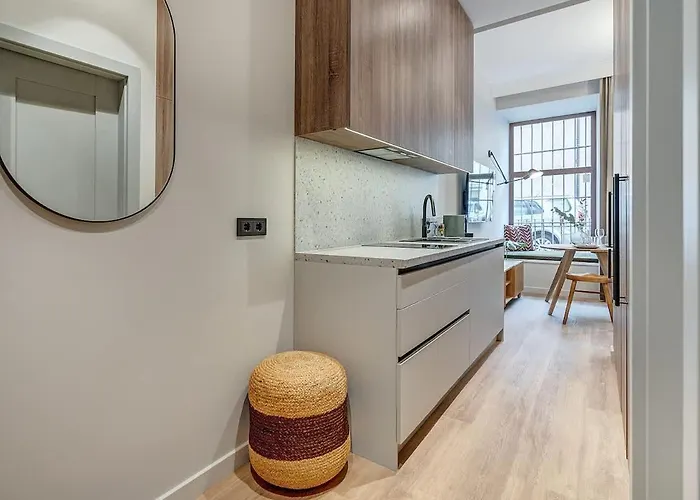 Butas Domillion Modern Old Town Retreat So1c *